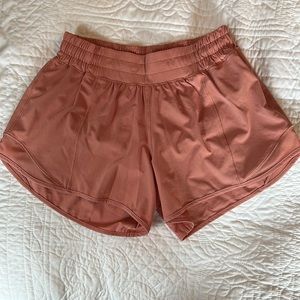 New wout tags-never worn/washed. Rare Pink Savanah color Size 4 mid rise